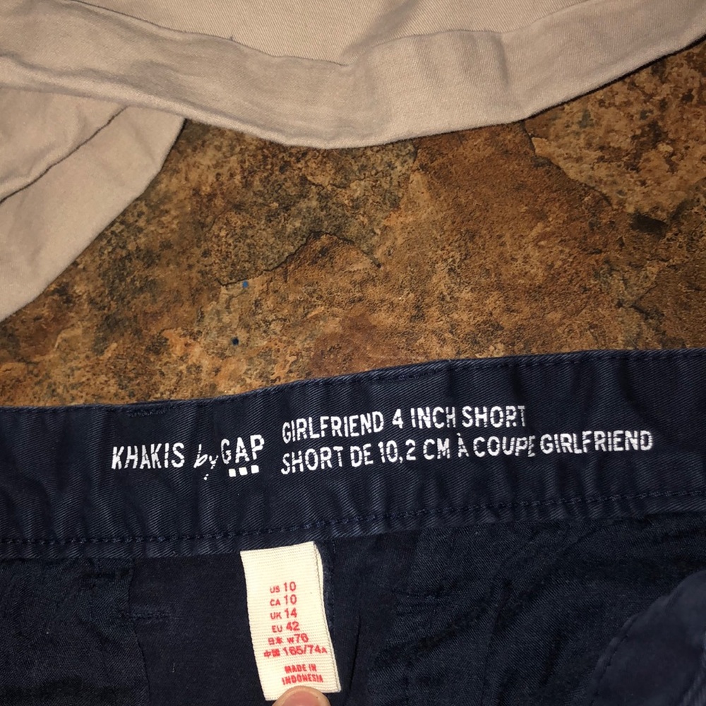 Khaki/Navy GAP Shorts - Picture 3 of 6